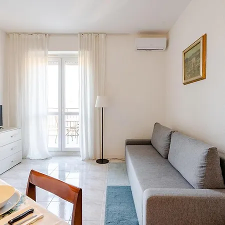 Exclusive View - Life Daire Milano